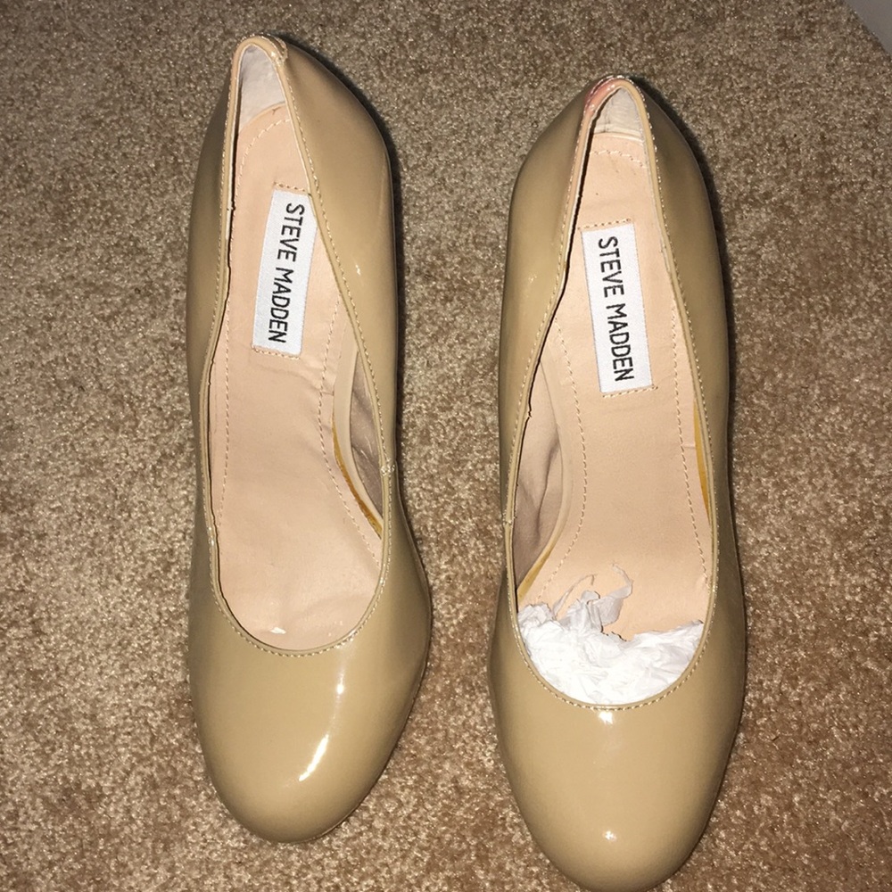 Steve Madden Shoe